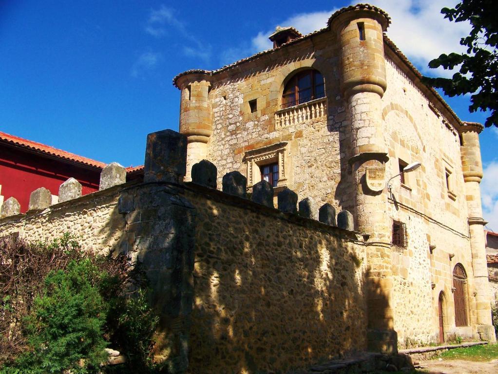 Palacio De Los Alvarado En Las Merindades El Ribero Exterior photo